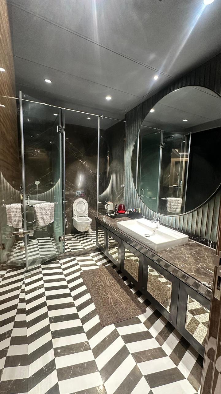 Builder Floor With Terrace Fully Furnished Available for rent in A-Block, DLF Phase-1